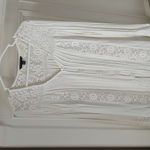 American eagle cream shirt